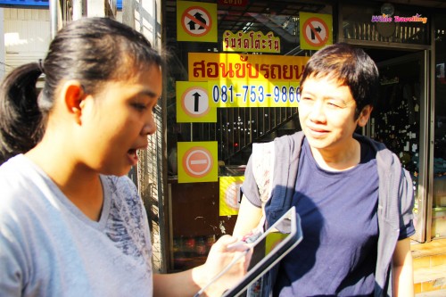 Two kind ladies who helped me to find my hostel in Bangkok