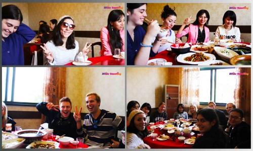 Xinchang'taki öğle yemeğimizden mutlu yüzler